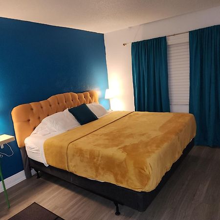 Centauri Vacation Rentals Beautiful 2-Bedroom Condo, Near All Orlando Attractions, Free Parking & Wi-Fi, King Bed Eksteriør bilde