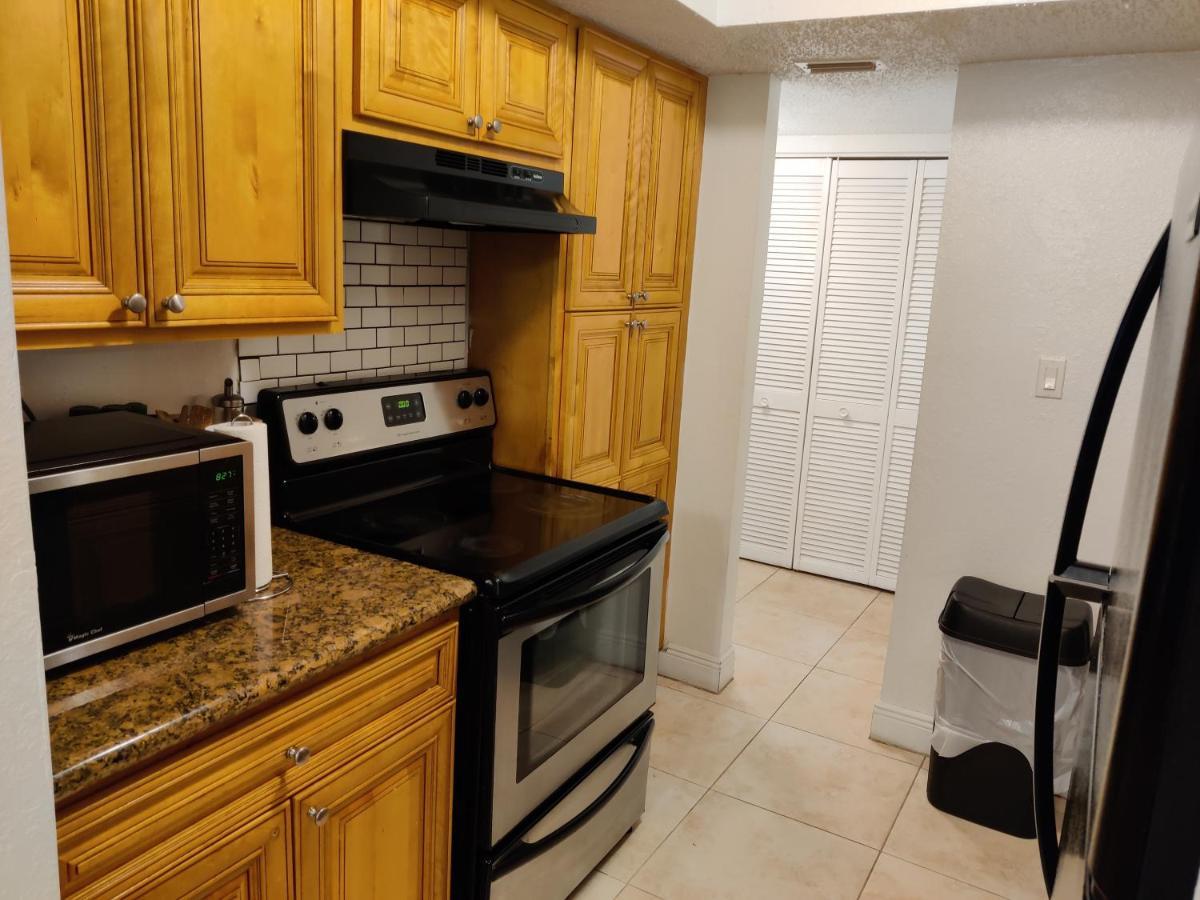 Centauri Vacation Rentals Beautiful 2-Bedroom Condo, Near All Orlando Attractions, Free Parking & Wi-Fi, King Bed Eksteriør bilde